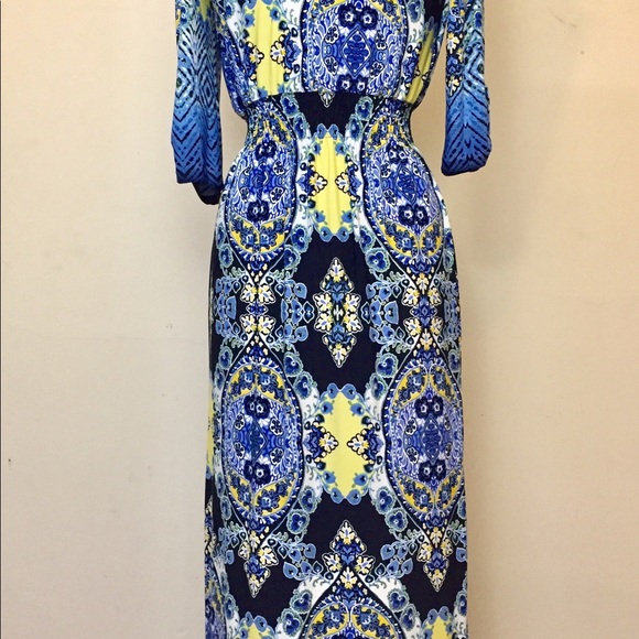 En Focus Printed V-Neck Maxi Dress - Picture 6 of 6